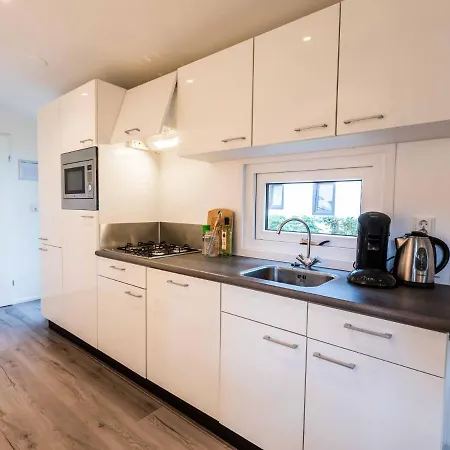 Chalet Modern With Dishwasher, In The Middle Of De Veluwe Ede